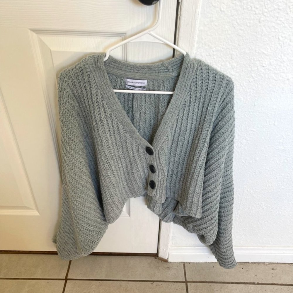 Cropped Urban Outfitters Sweater